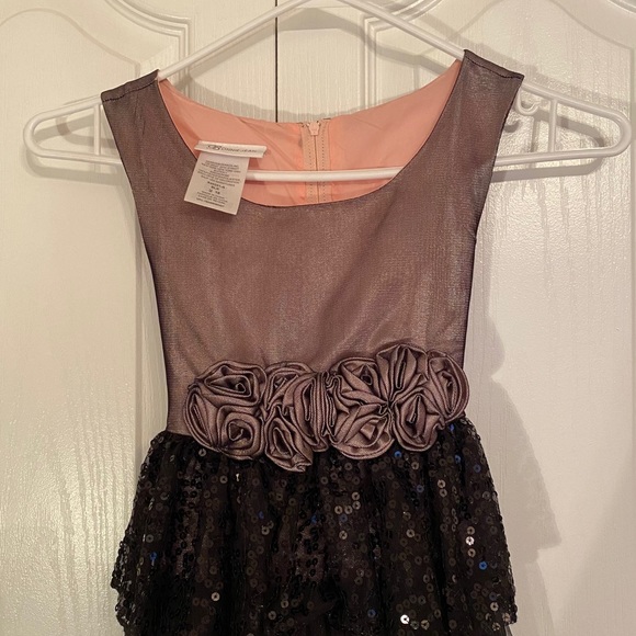 Girls Classy Cute Dress! - Picture 2 of 5